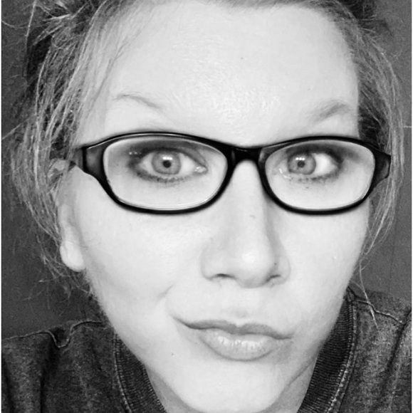 Meet your Posher, Donna - Picture 2 of 2